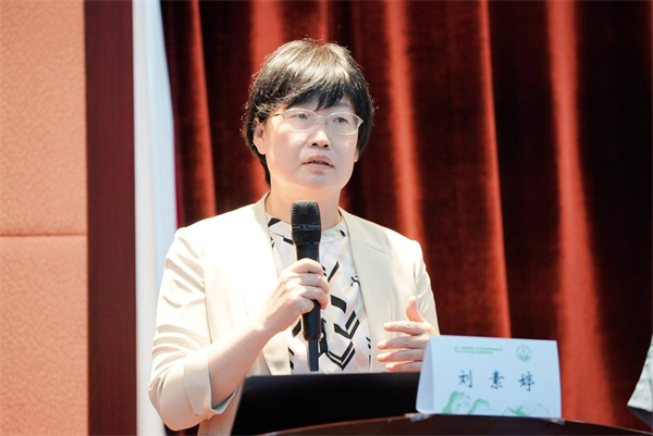 刘素婷.jpg